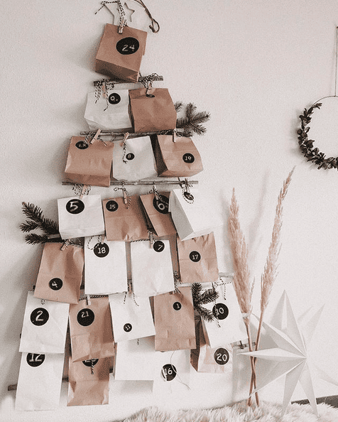 Papiertüten in Form eines Tannnebaums