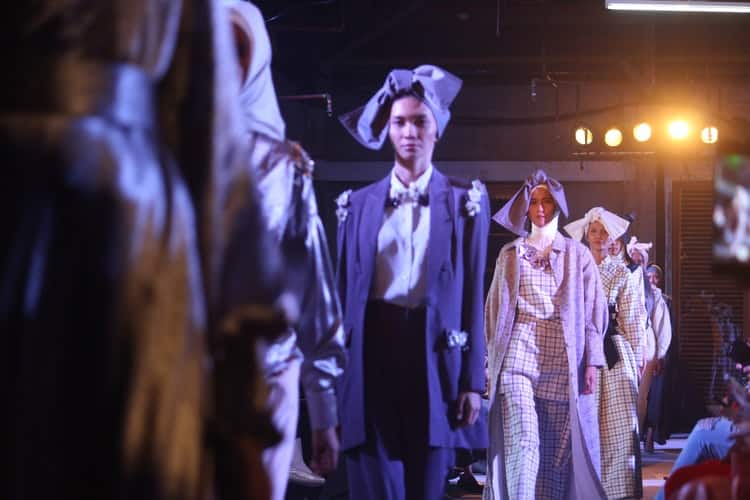 Der verrückte Modezirkus – Topmodels und Fashionweeks 2 Modenschau auf der Fashion Week