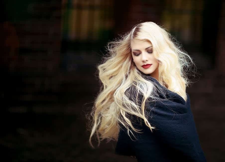 Endlich lange Haare mit einer Haarverlängerung 1 Lange Haare ermöglichen viele verschiedene Frisuren und Styles