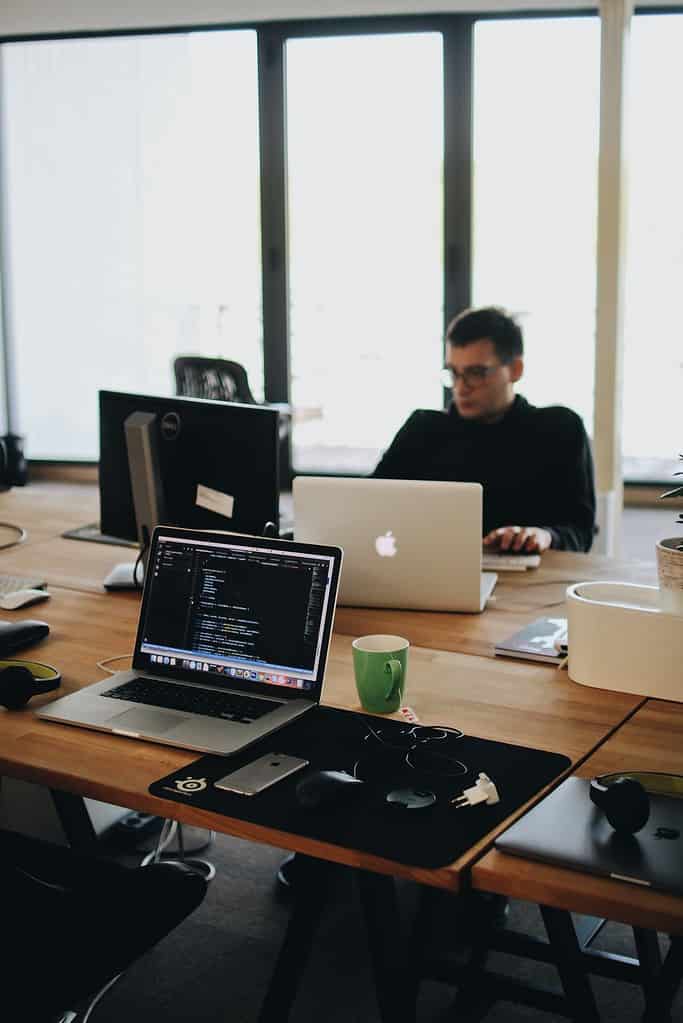 Wie du nach der Arbeit als Freelancer eine eigene Kreativ-Agentur gründen kannst 1 Deine Mitarbeiten bilden alle zusammen eine Größe an Kompetenz